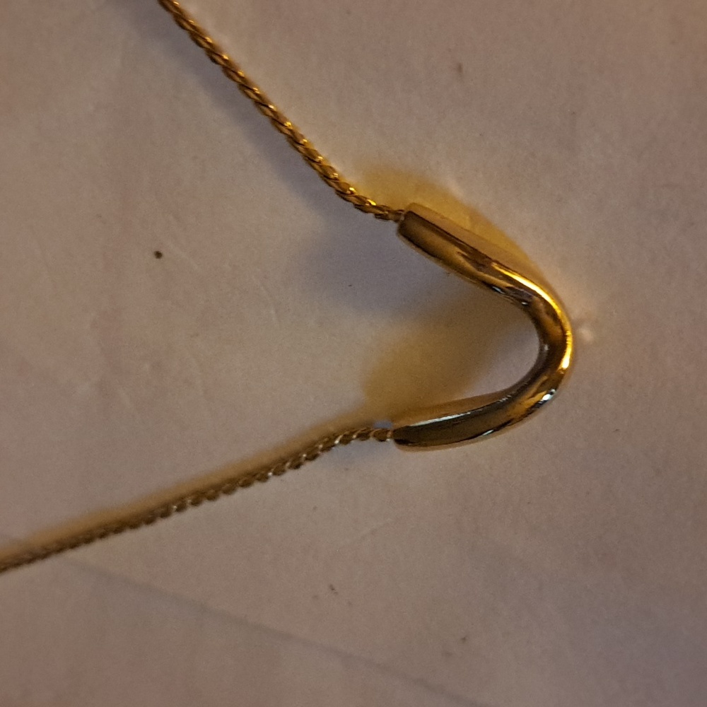 Citation Elegant Gold V-Necklace